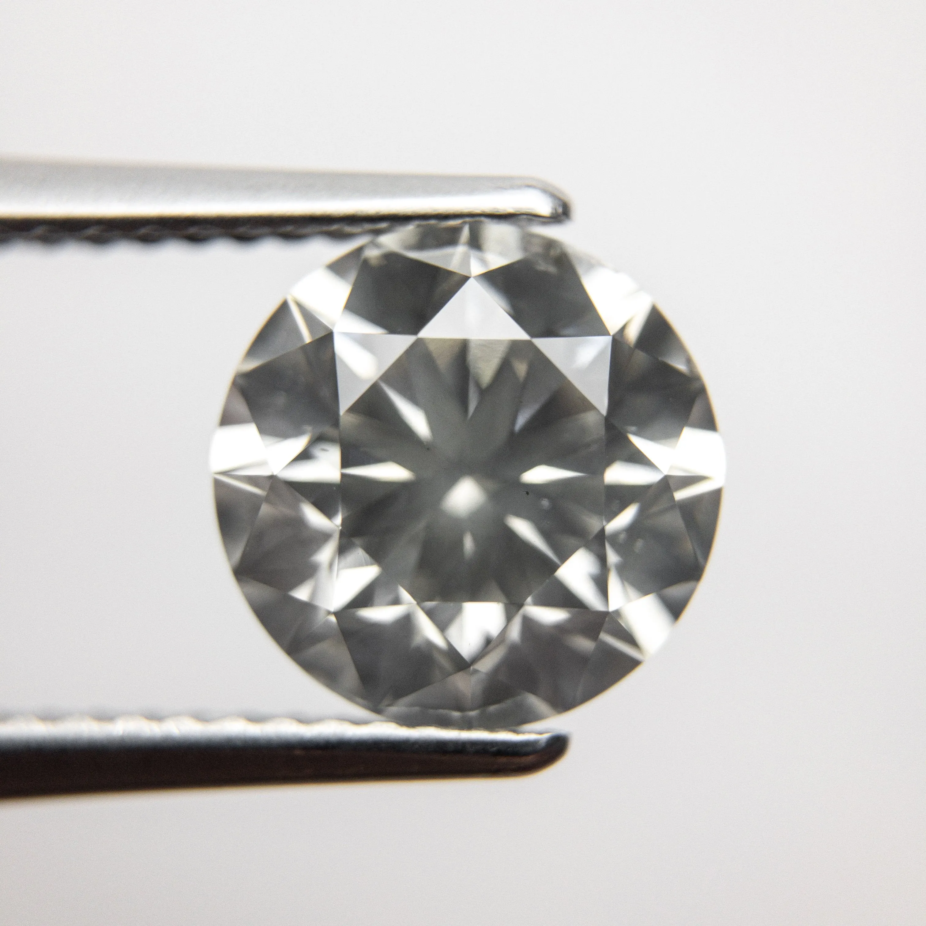 3.04ct 9.00x8.97x5.76mm SI1 Grey Round Brilliant 18384-01