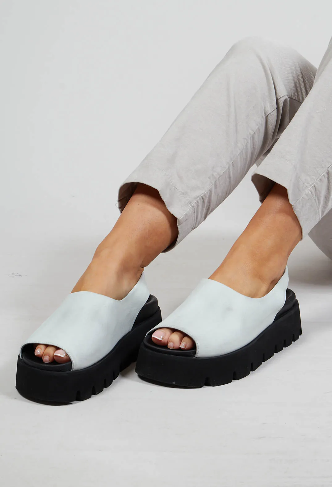 Open Toe Sandals in Gasoline Bianco Ottico